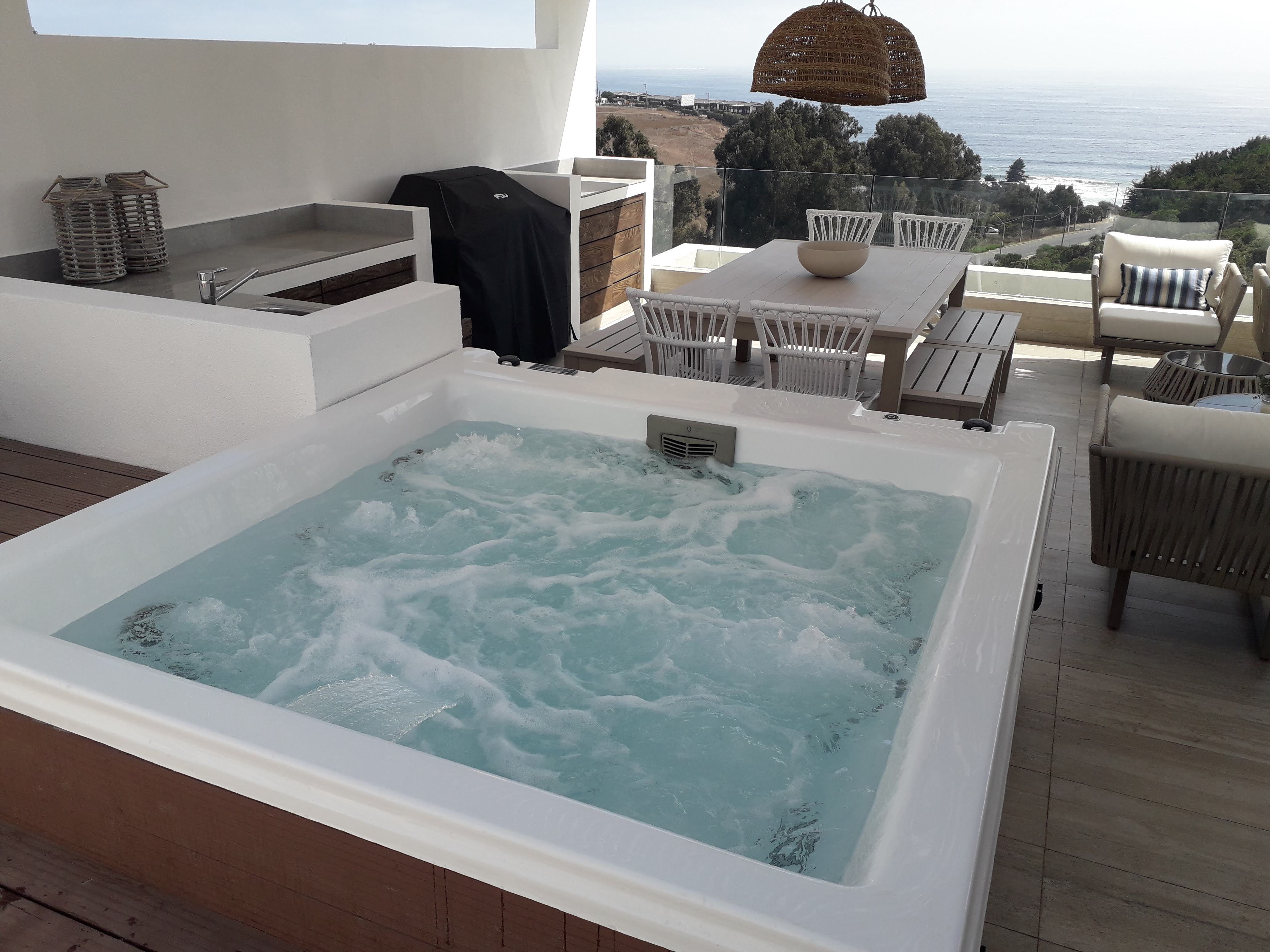 SPA Hidromasajes Caribe 2: Para 5 a 6 personas con 32 jets