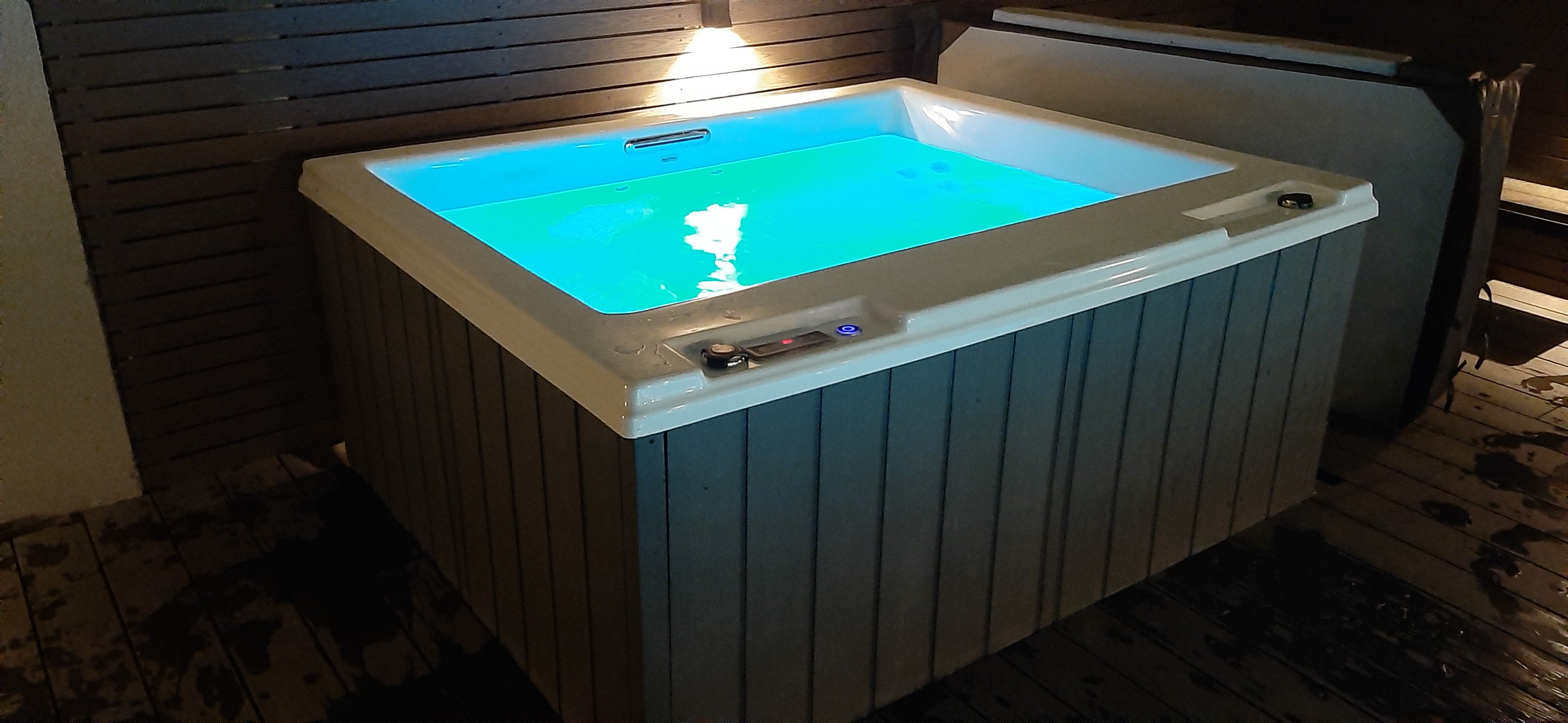 SPA Hidromasajes Caribe 1: Para 3 a 4 personas con 28 jets