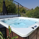 SPA Hidromasajes Costa Azul: Para 4 a 5 personas con 32 jets