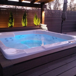 SPA Hidromasajes Costa Azul: Para 4 a 5 personas con 32 jets